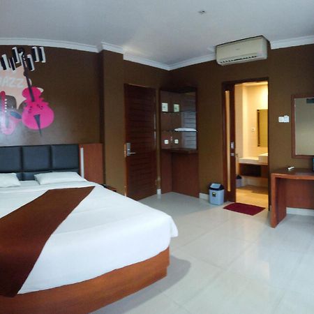 Votel Viure Hotel Jogjakarta Maguwo Luaran gambar