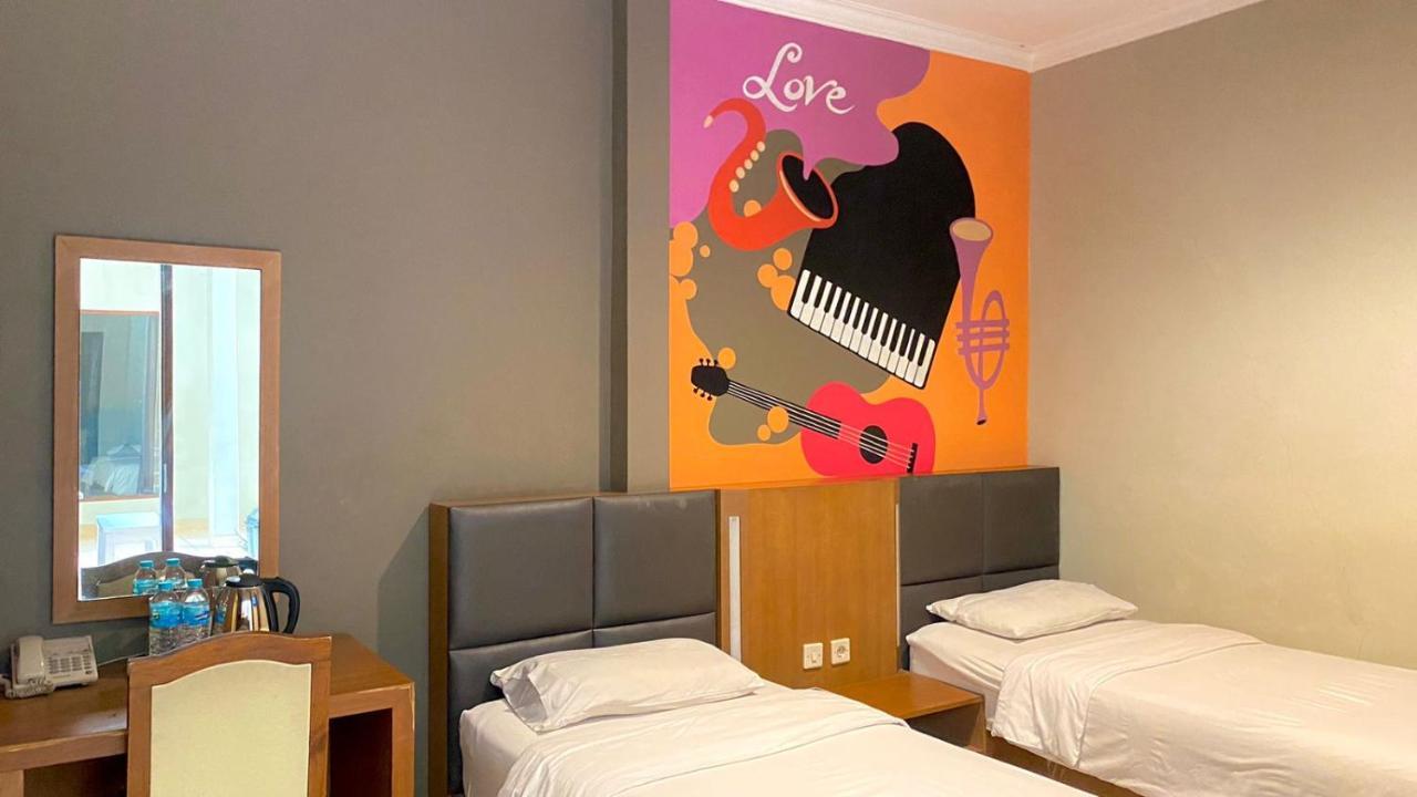 Votel Viure Hotel Jogjakarta Maguwo Luaran gambar