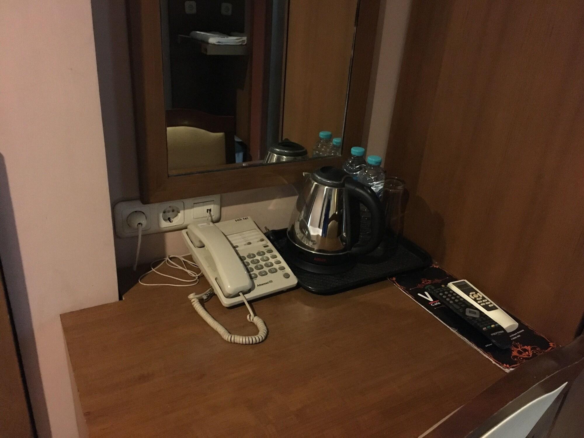 Votel Viure Hotel Jogjakarta Maguwo Luaran gambar