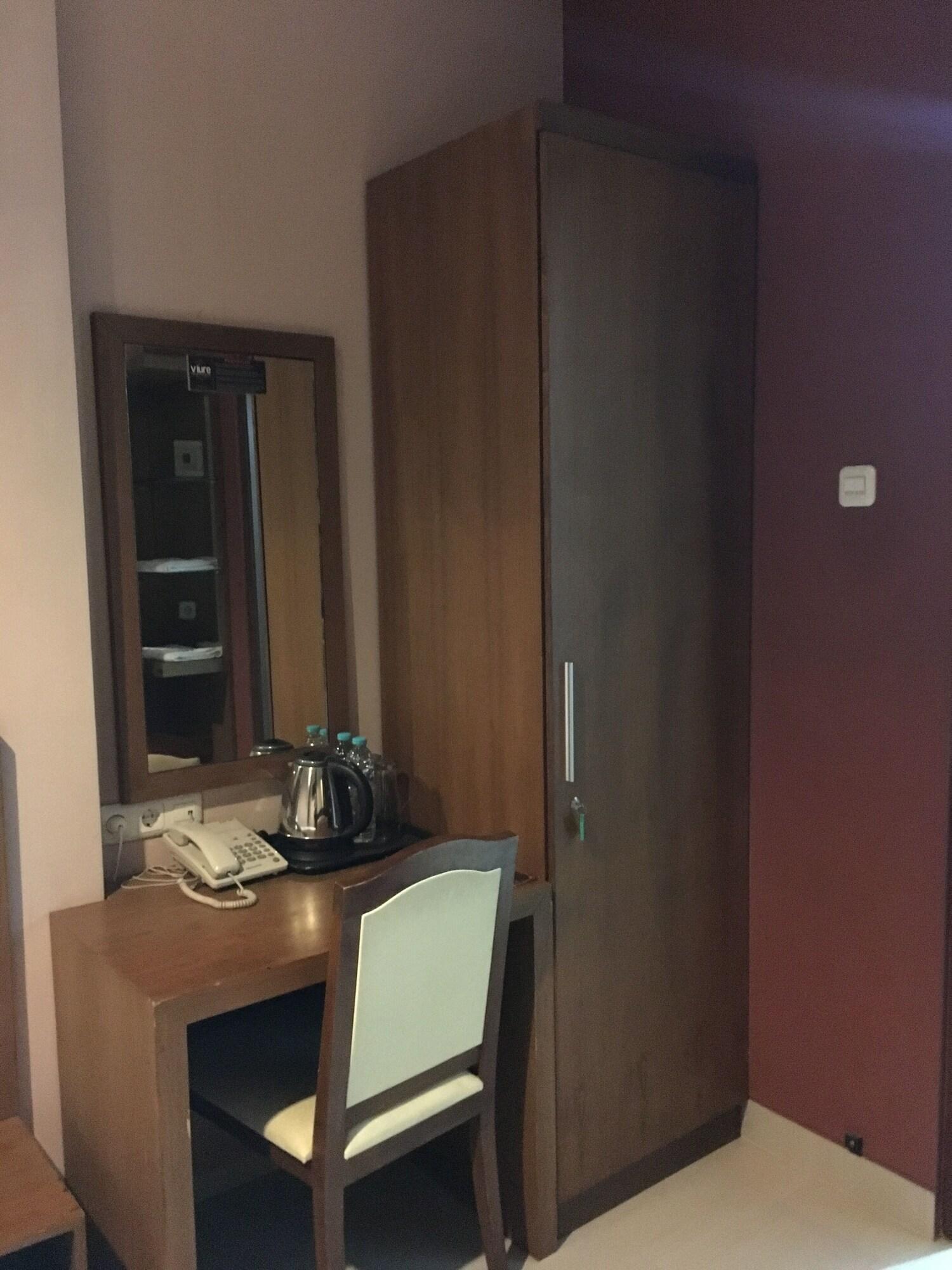 Votel Viure Hotel Jogjakarta Maguwo Luaran gambar