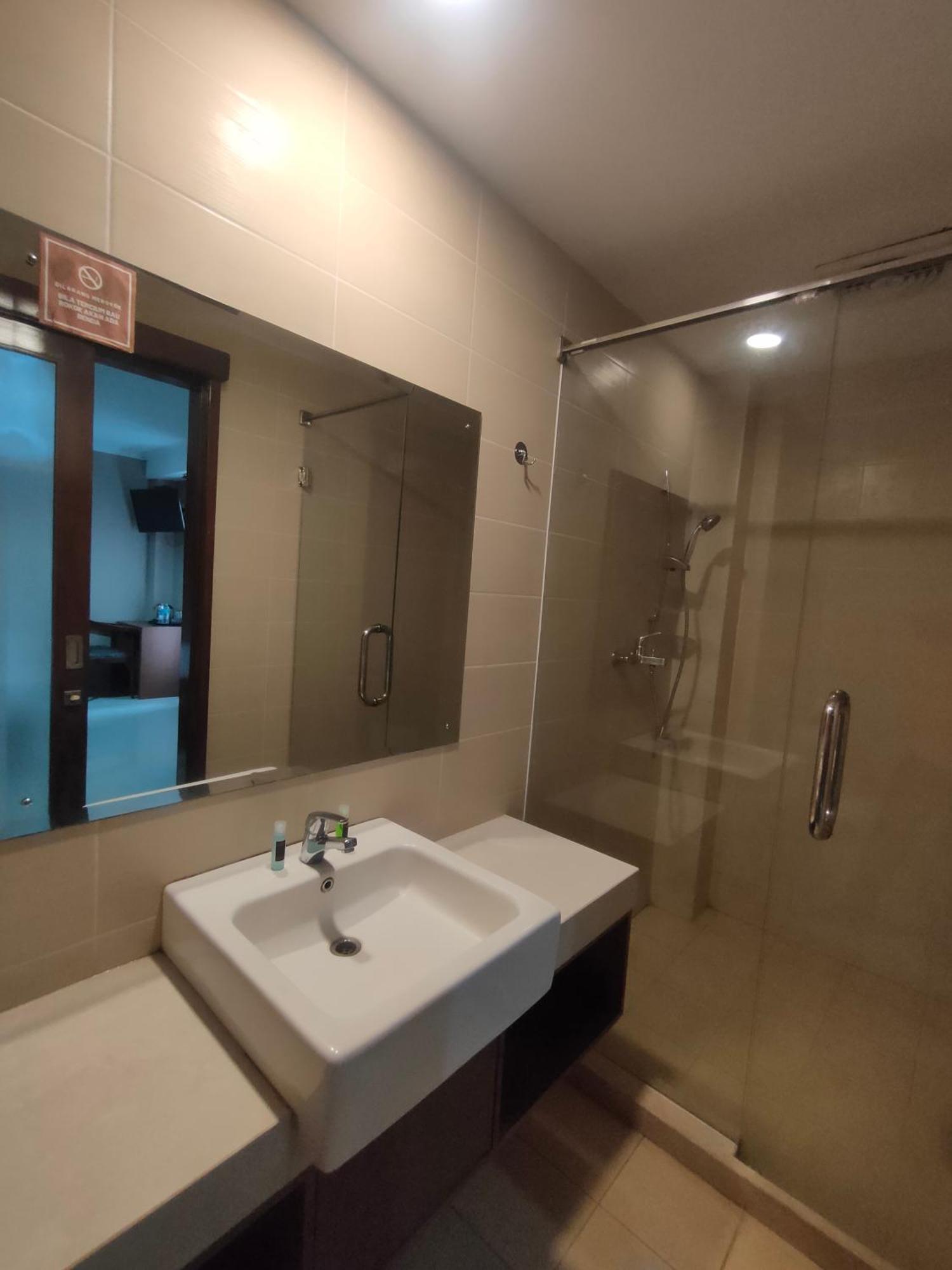 Votel Viure Hotel Jogjakarta Maguwo Luaran gambar
