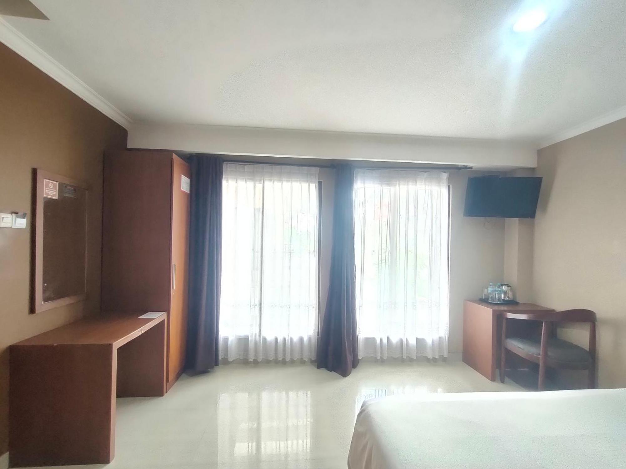 Votel Viure Hotel Jogjakarta Maguwo Luaran gambar