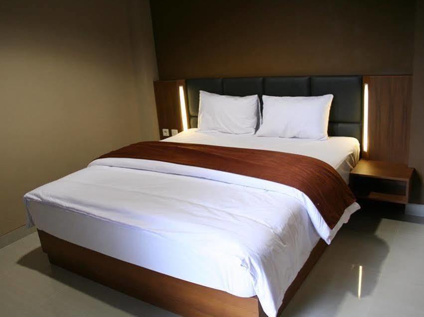 Votel Viure Hotel Jogjakarta Maguwo Luaran gambar